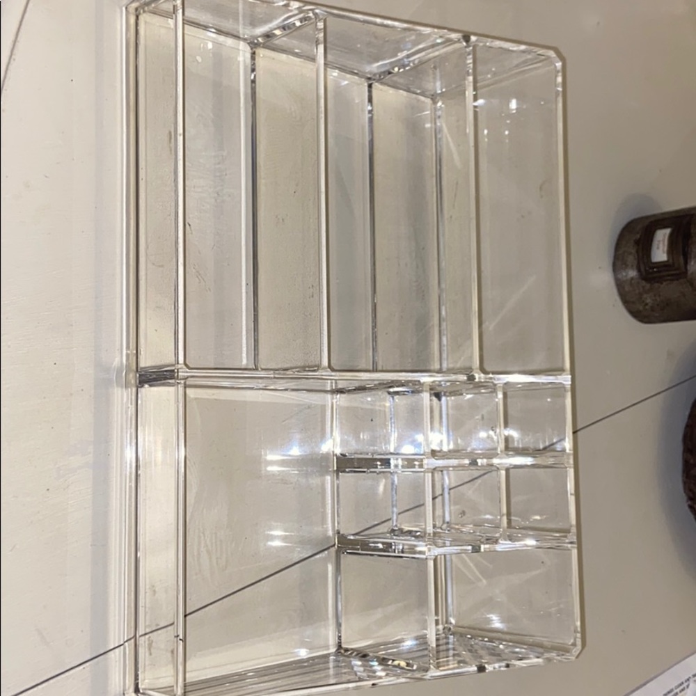 Makeup organizer